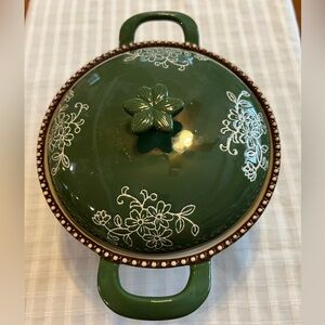 NEW Green Floral Enamel Casserole Bowl with Lid